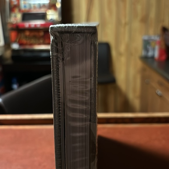 RARE Louis Vuitton - Architecture And Interiors Designer Book, Hard Cover NEW - Picture 3 of 4